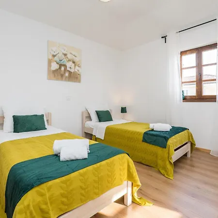 Four-bedroom In Muline *