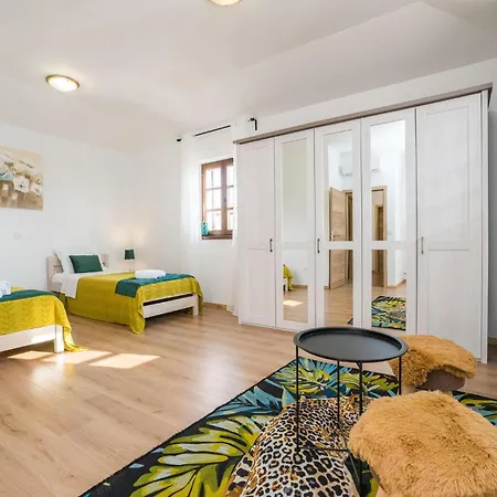 Four-bedroom In Muline