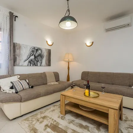 Four-bedroom In Muline 솔리네