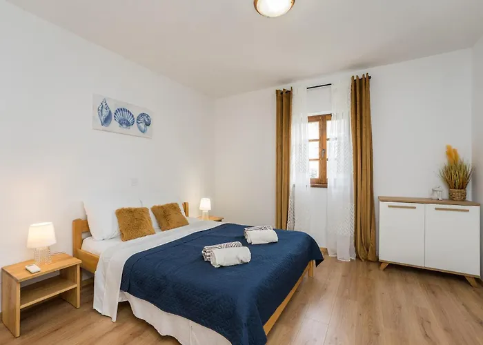 Vikendica Four-bedroom In Muline *