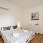 Four-bedroom In Muline Vakantiehuis Soline (Dalmatia)