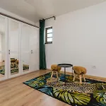 Four-bedroom In Muline *