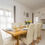 Four-bedroom In Muline * Soline (Dalmatia)