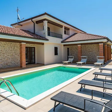 Four-bedroom In Muline *