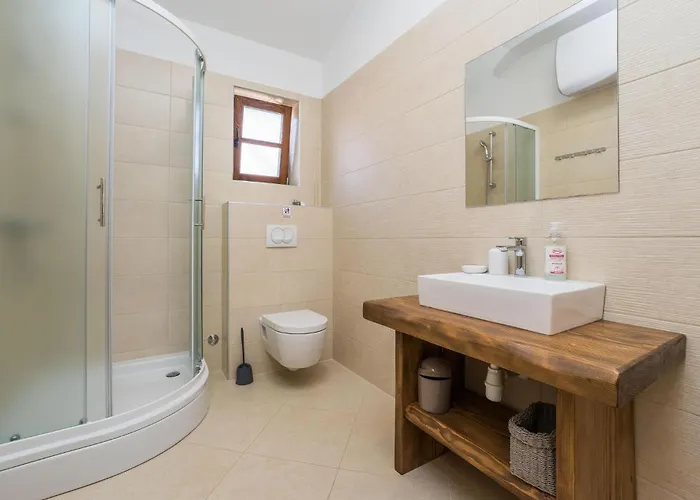 Four-bedroom In Muline * Soline (Dalmatia)