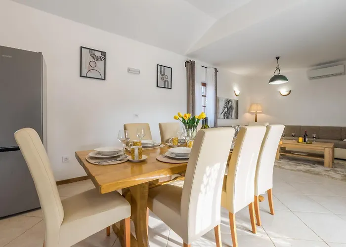 Сasa de vacaciones Four-bedroom In Muline Soline (Dalmatia)