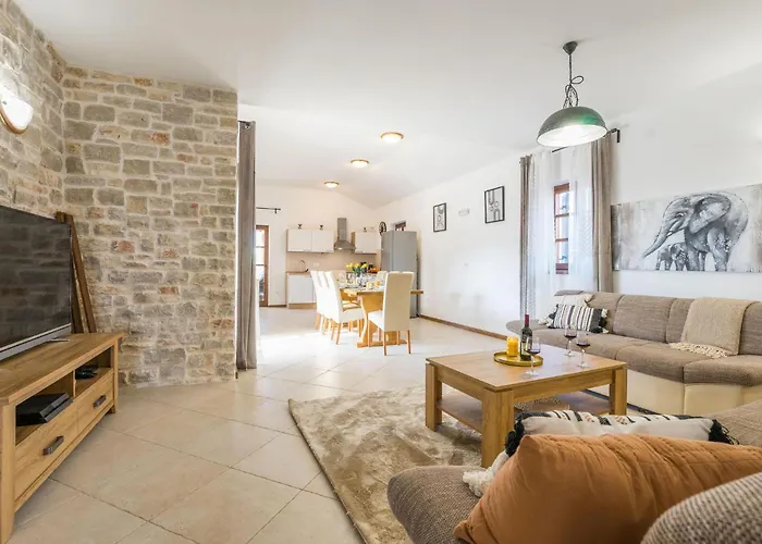 Сasa de vacaciones Four-bedroom In Muline Soline (Dalmatia)
