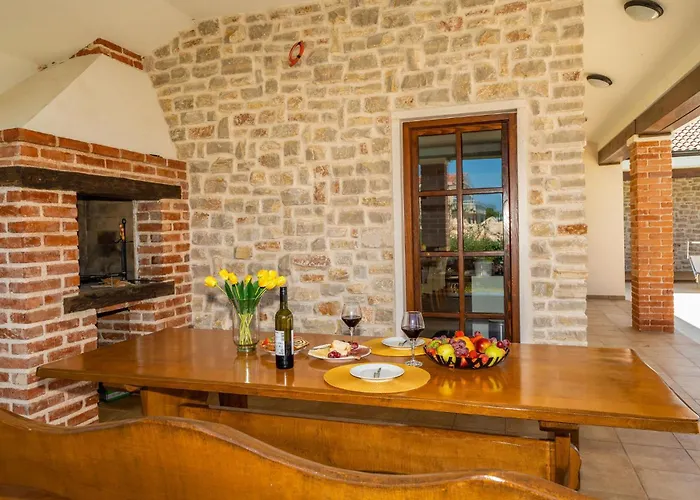 Сasa de vacaciones Four-bedroom In Muline Soline (Dalmatia)
