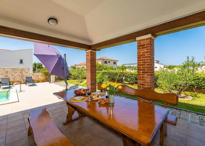 Four-bedroom In Muline * Soline (Dalmatia)