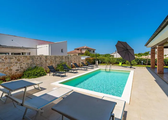 Four-bedroom In Muline * Soline (Dalmatia)